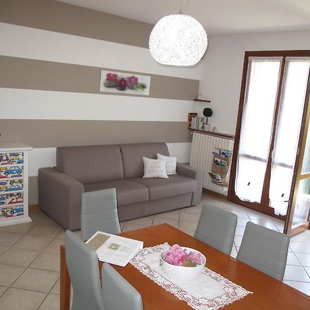 Luminoso Trilocale Con Piscina E Giardino Privato Apartment Desenzano del Garda Luaran gambar