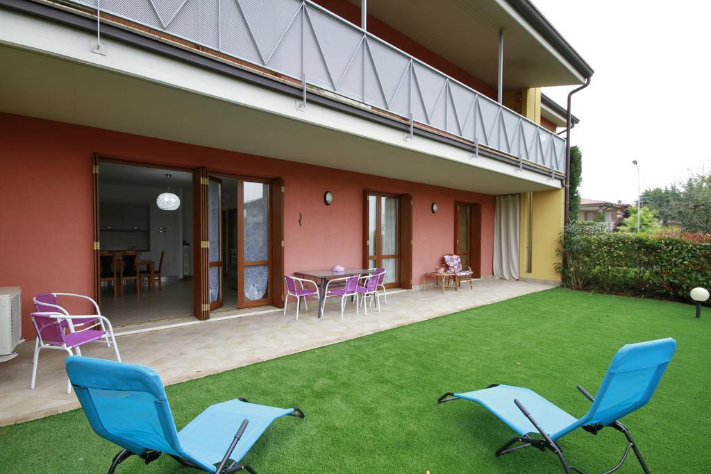 Luminoso Trilocale Con Piscina E Giardino Privato Apartment Desenzano del Garda Luaran gambar